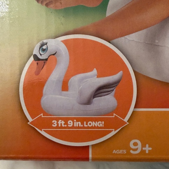 Giant Swan Float - Picture 2 of 3